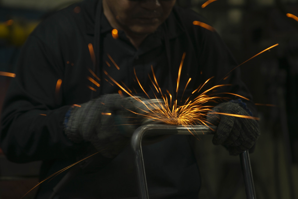 Bench Grinders In Metalworking