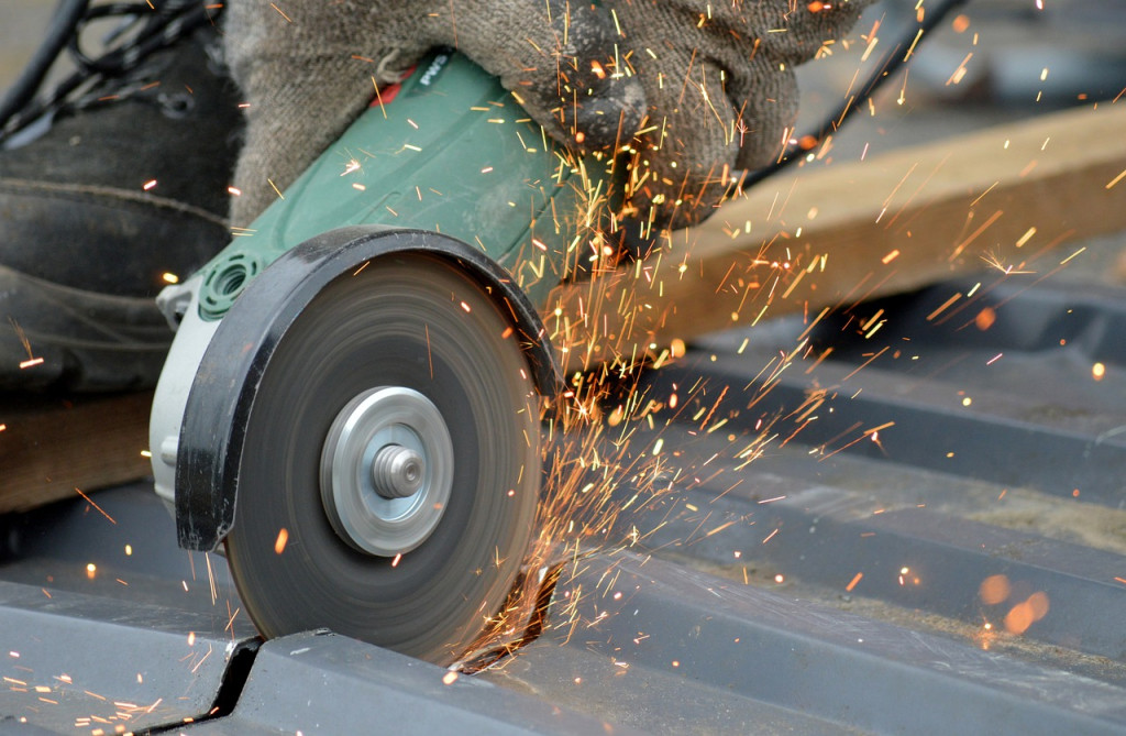 Using An Angle Grinder For Metal Cutting