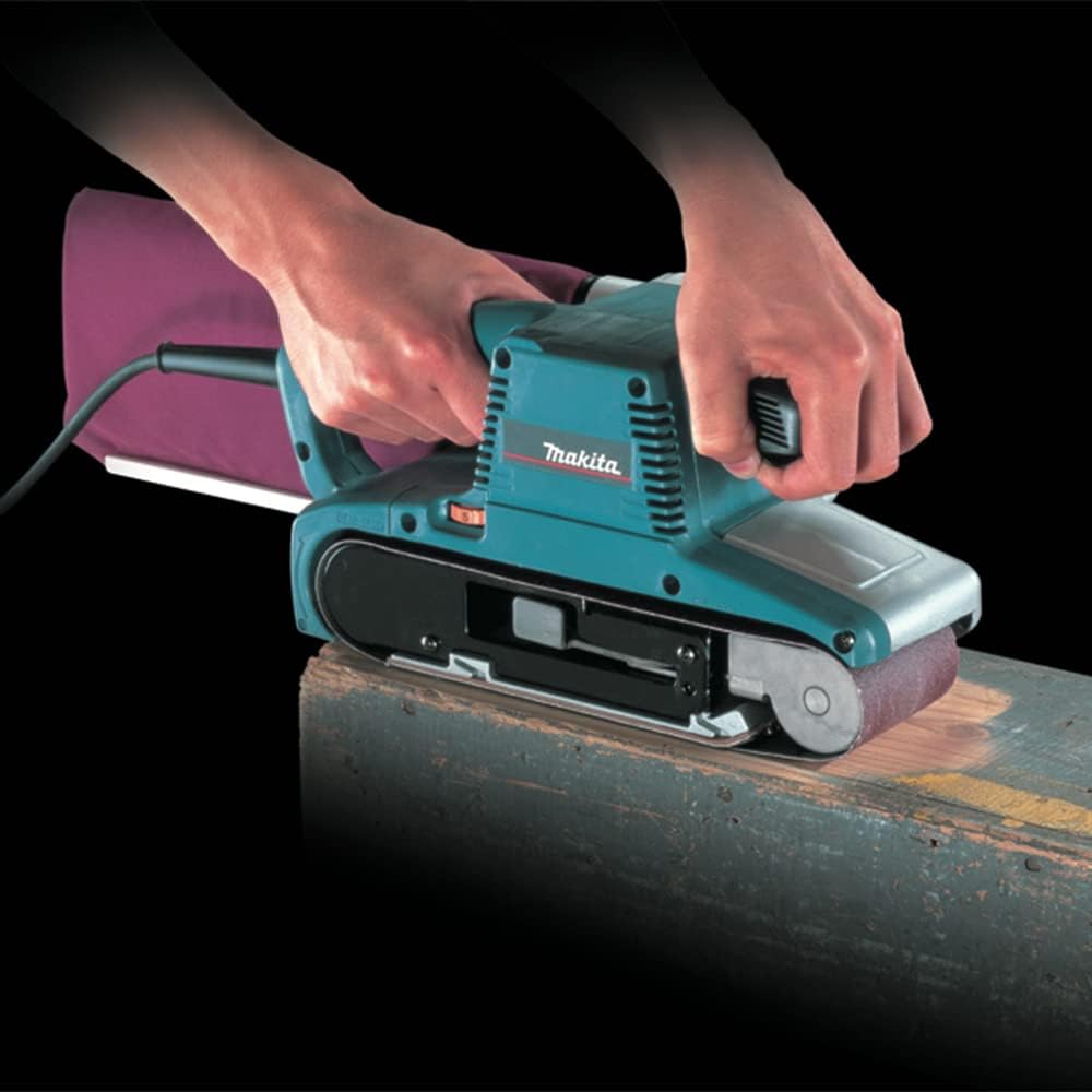 Makita 9404 4 x 24 Belt Sander, with Variable Speed , Blue