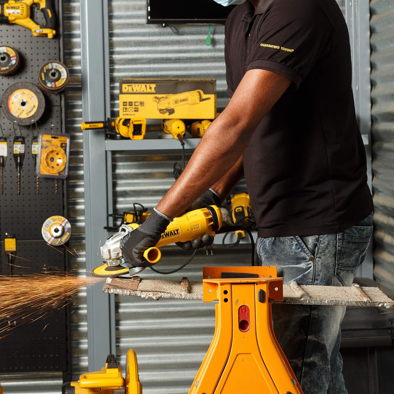 Dewalt 1100Watt 125mm Heavy Duty Medium Angle Grinder with DES Technology DWE4215, 220 Volt (Indian Plug)