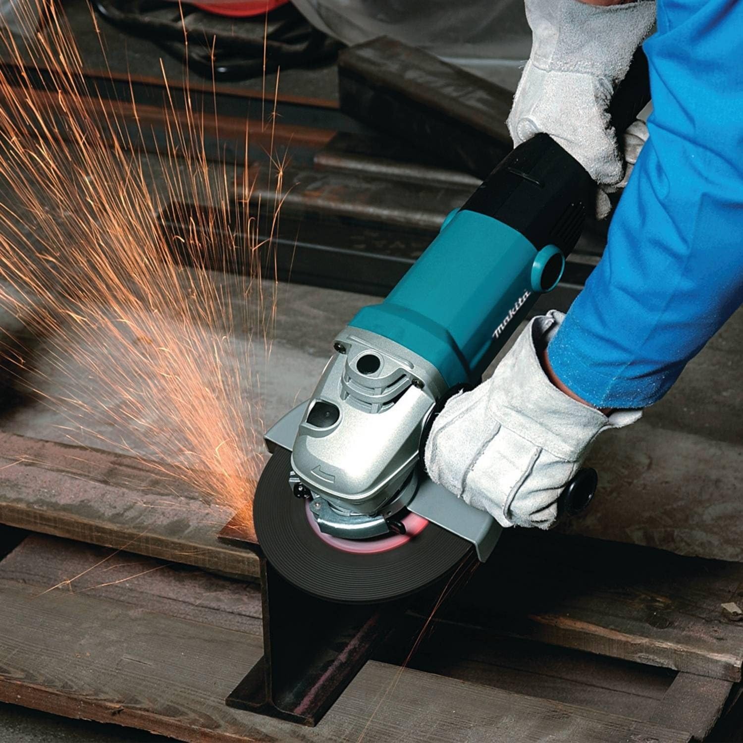 Makita GA7011C 7 Angle Grinder
