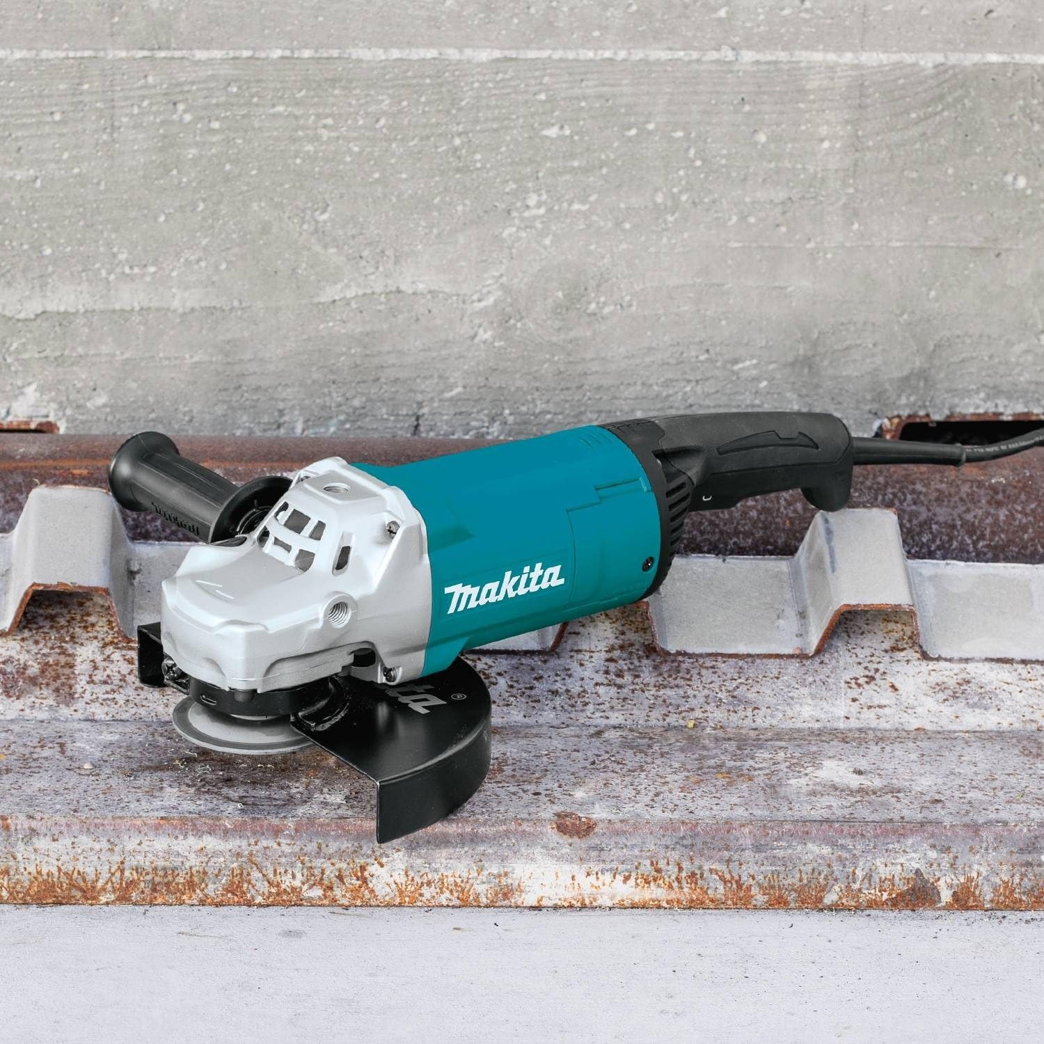 Makita GA9060 Angle Grinder, with No Lock-On Switch, 9